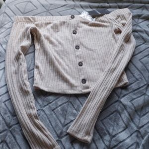 BRAND NEW off the shoulder crop top